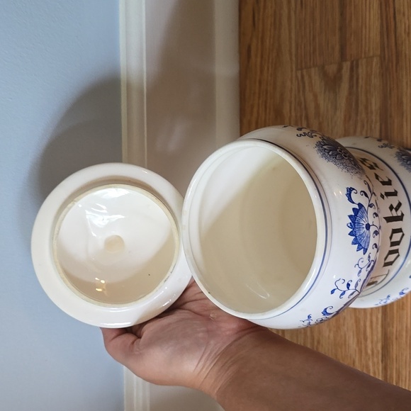 Vintage Blue Flowered Cookie Jar by Blue Onion - Picture 4 of 7